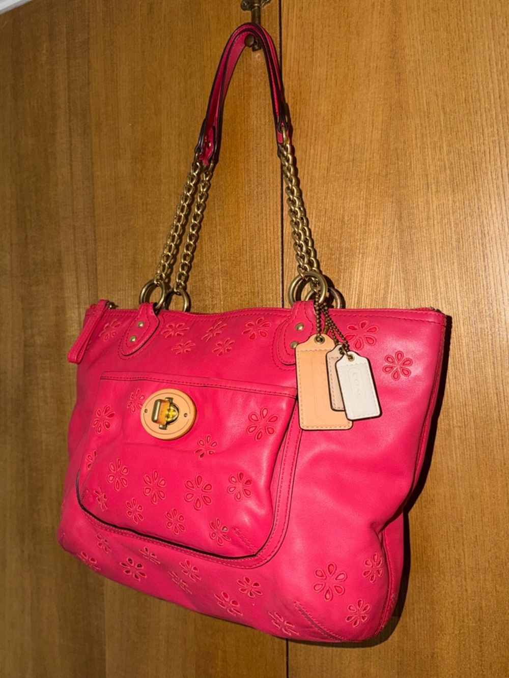 Coach Pink Leather Floral Perforated Chain Shoulder Bag Turnlock - Style 23842 - Picture 13 of 16